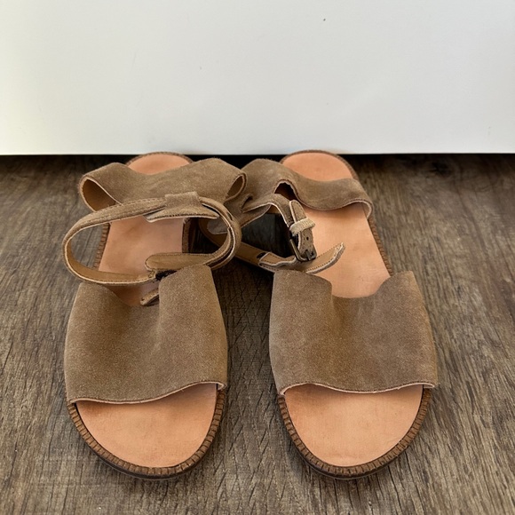 H London brand tan suede sandals - Picture 6 of 6